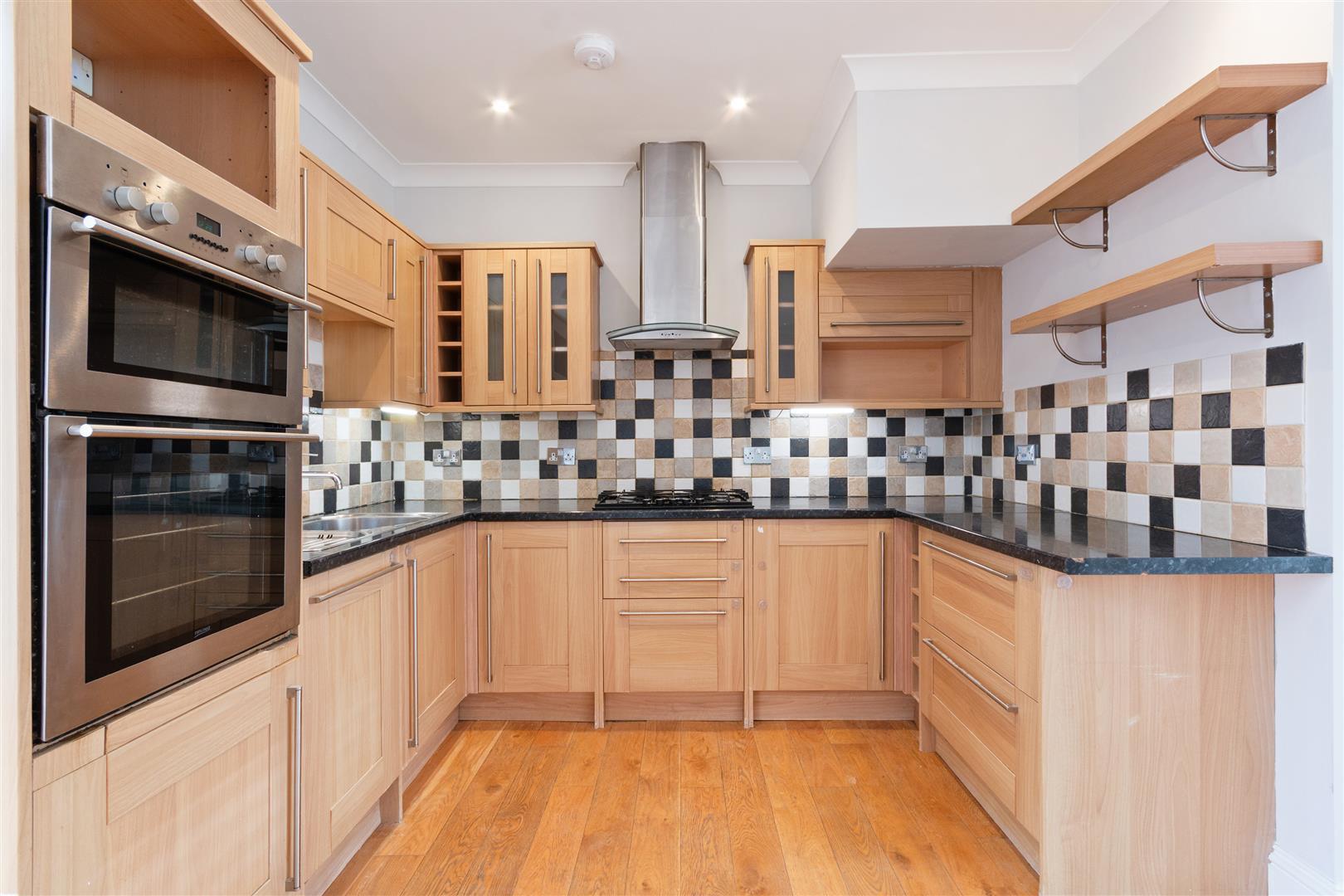 Property Image 70986f00-053a-4e85-ac82-f243f36398a3