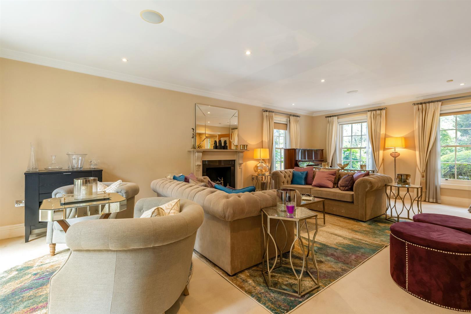 Property Image 70cf4680-00d2-41c0-8939-746195a6cc32