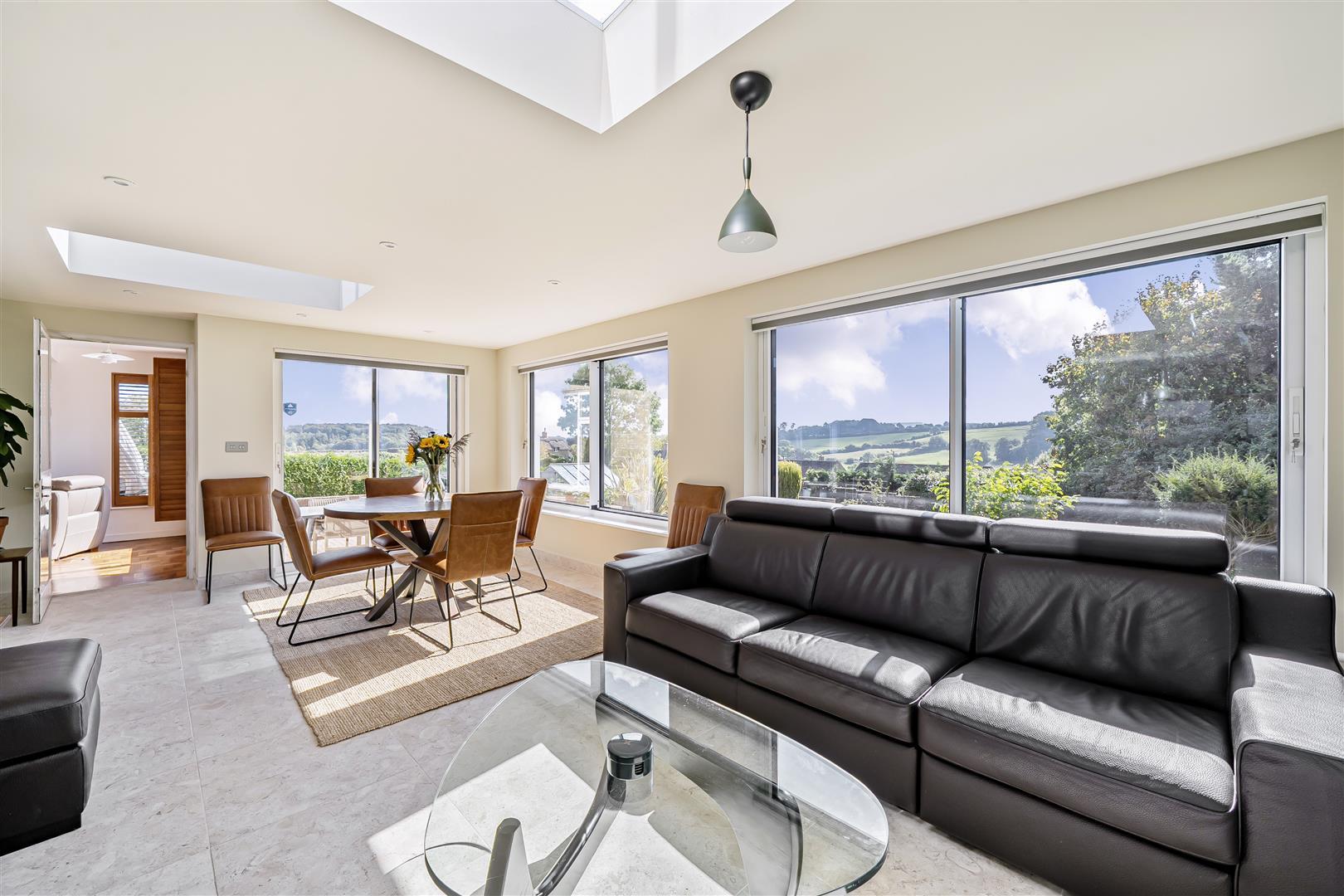 Property Image 70ef5e68-9c2a-4183-9c3c-34375c98a22b