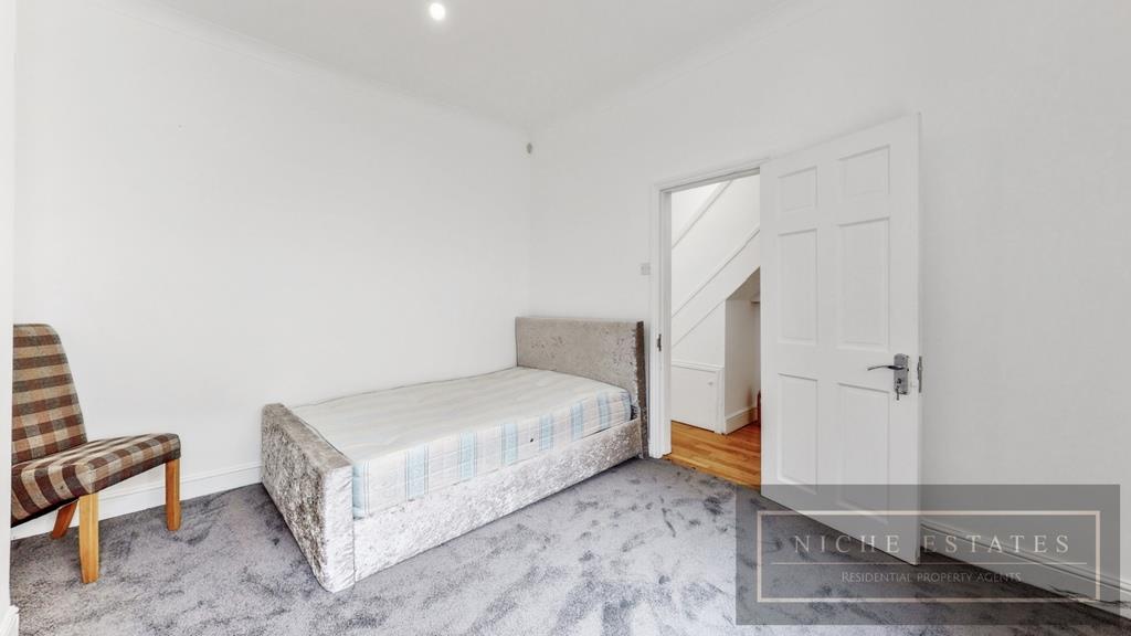 Property Image 710e8236-cf2f-4c5e-be38-d7509c716477