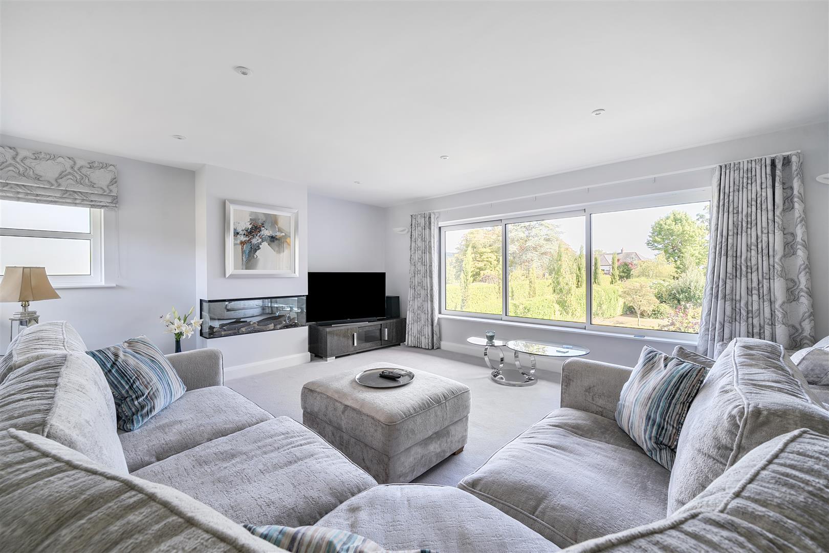 Property Image 71298174-b209-477a-81d9-550d766cd5d7