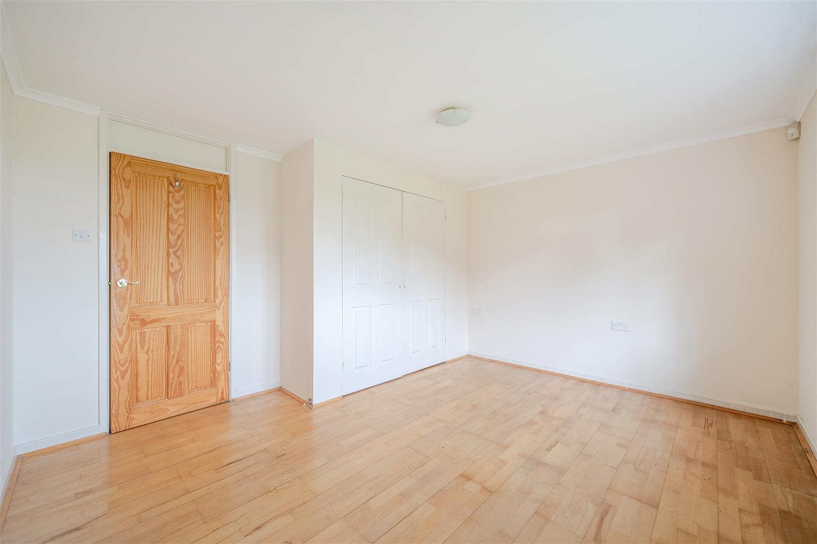 Property Image 713149d0-44d9-499d-92c9-049e5f5a3f77