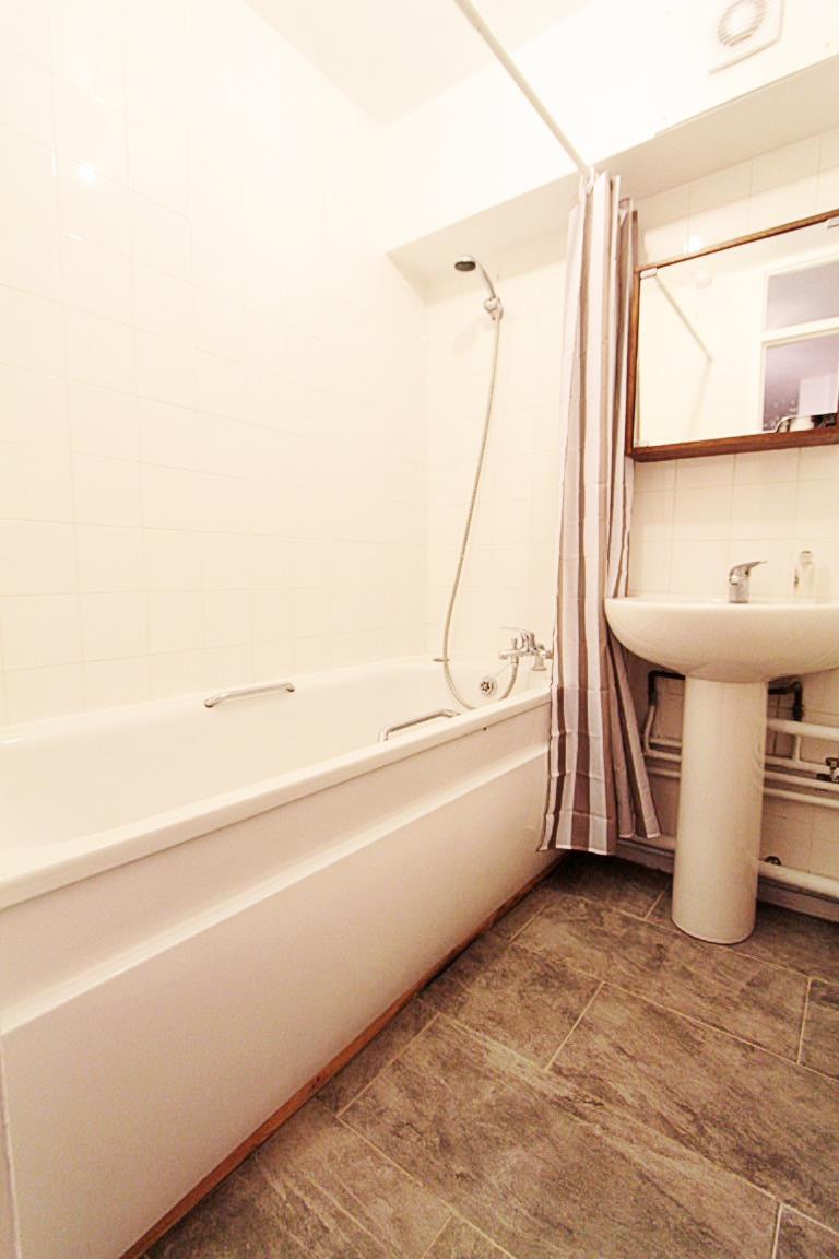 Property Image 714c3c09-5944-421b-aaa1-729a57bc7a60
