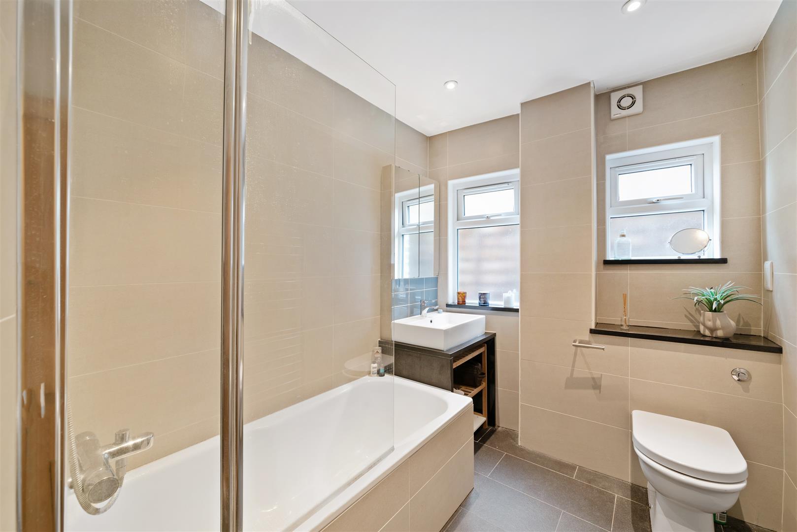 Property Image 71594009-a11f-4abf-95fc-f486856a5e76