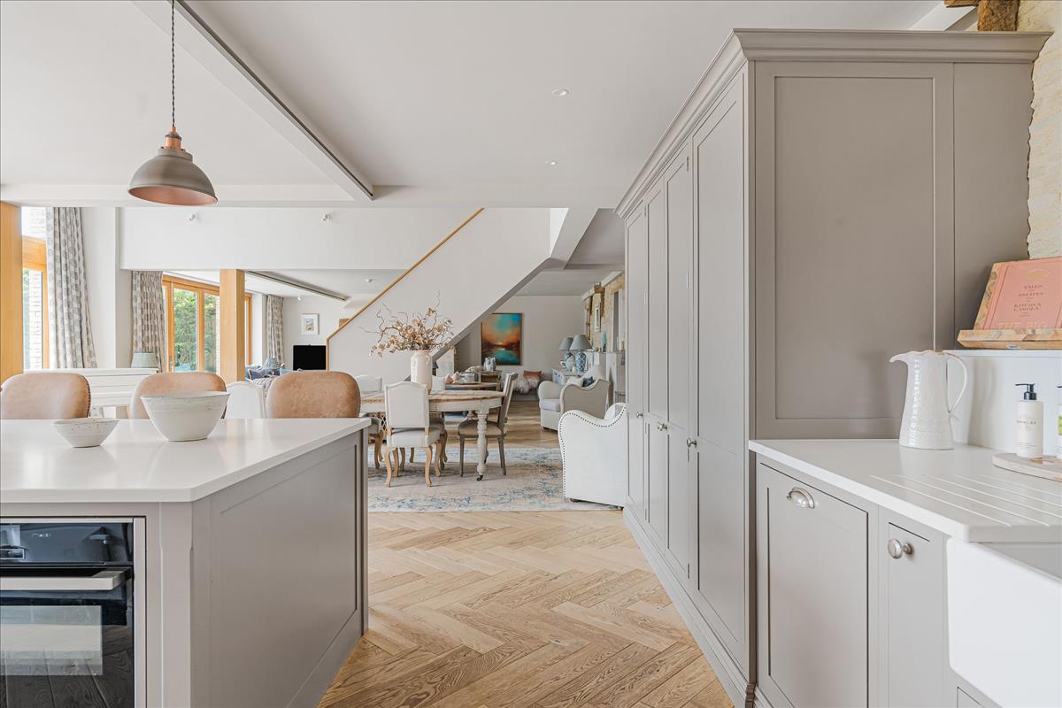 Property Image 716ee5f4-8195-4625-b28d-73d2ea669f2b