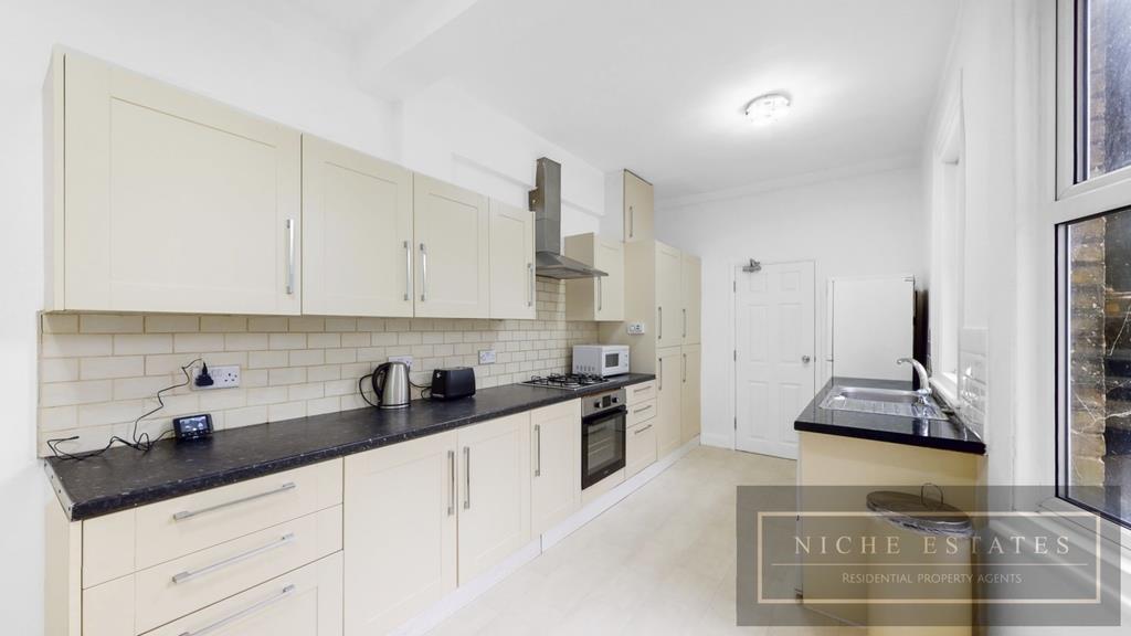 Property Image 717d4dc9-85b2-4781-8d83-90f06a96a348