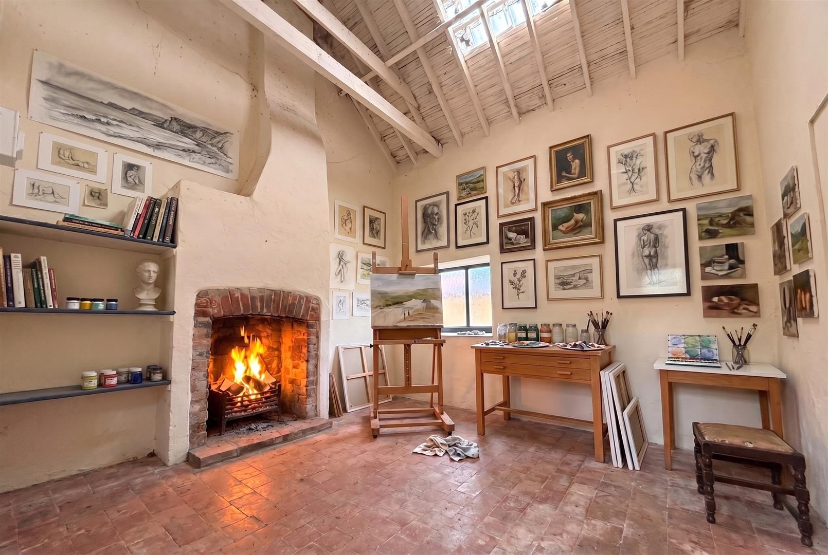 Property Image 718bf341-77f2-483b-b9c9-19f3df522d6b