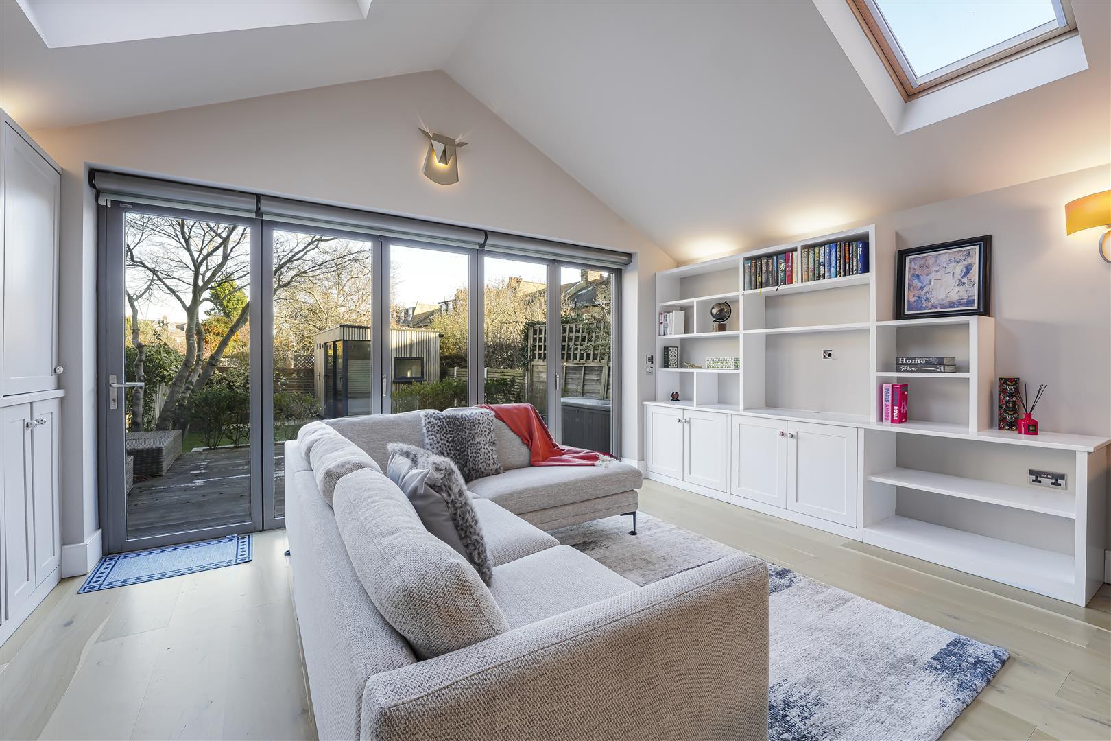 Property Image 71924e54-0a93-418f-bf7b-31d2c7e0d4c4