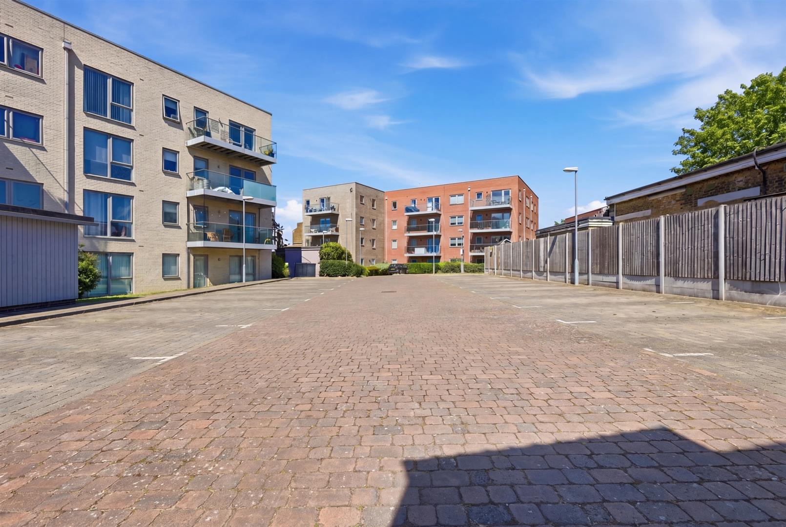 Property Image 719eb221-3012-48a3-a4b9-6543b7b87661
