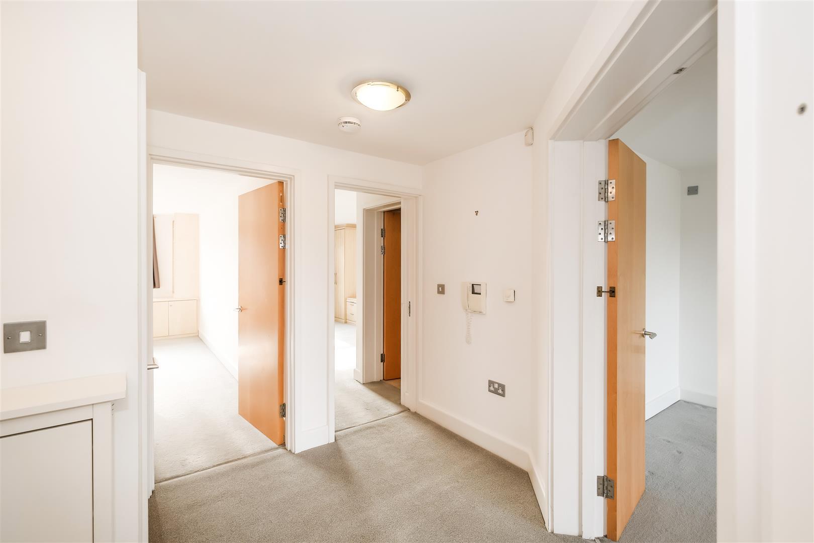 Property Image 719fc0c8-b3fb-4b40-bb01-5b4b206da13c
