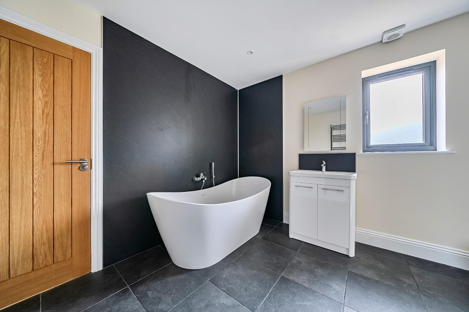 Property Image 71b76627-176a-405a-911f-90561d3a6943