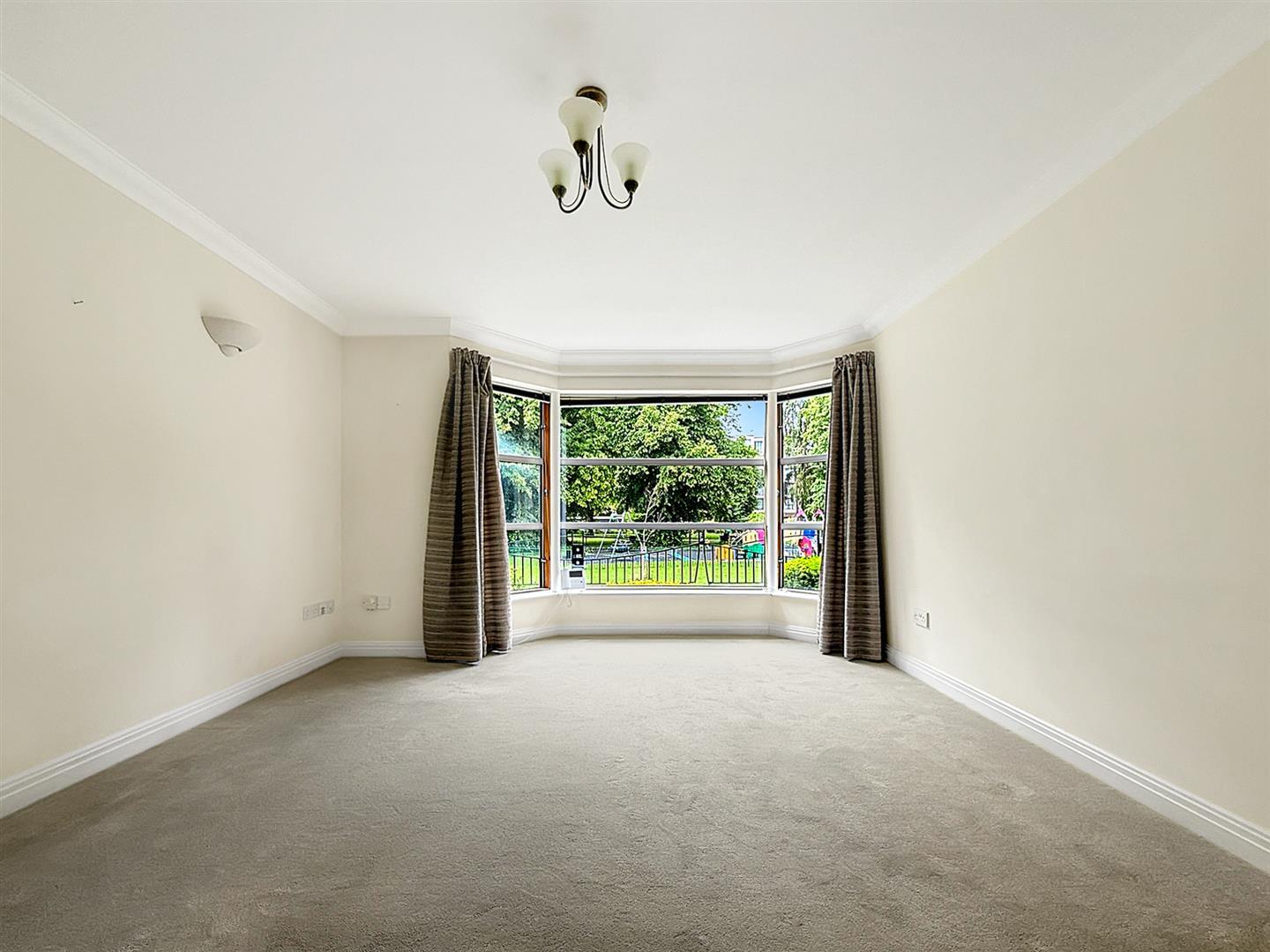 Property Image 71d33c93-9b49-42f9-858d-23ca1addf765