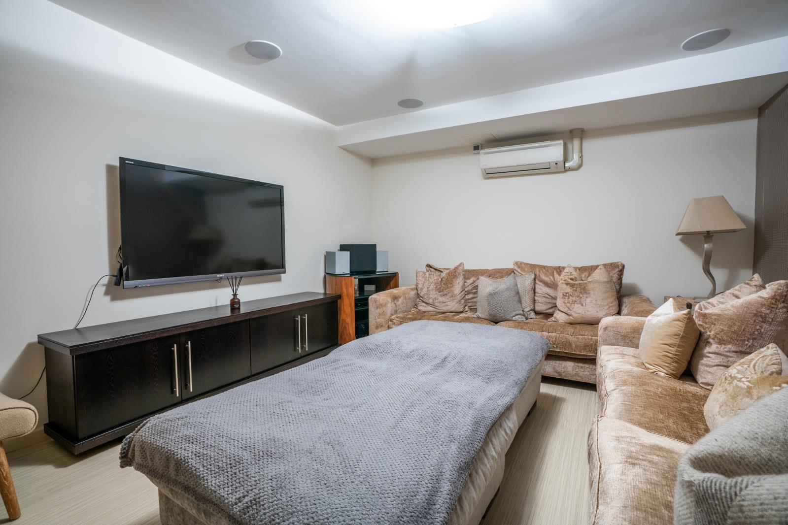 Property Image 71efbc16-2823-435b-a651-f11df9050ba4