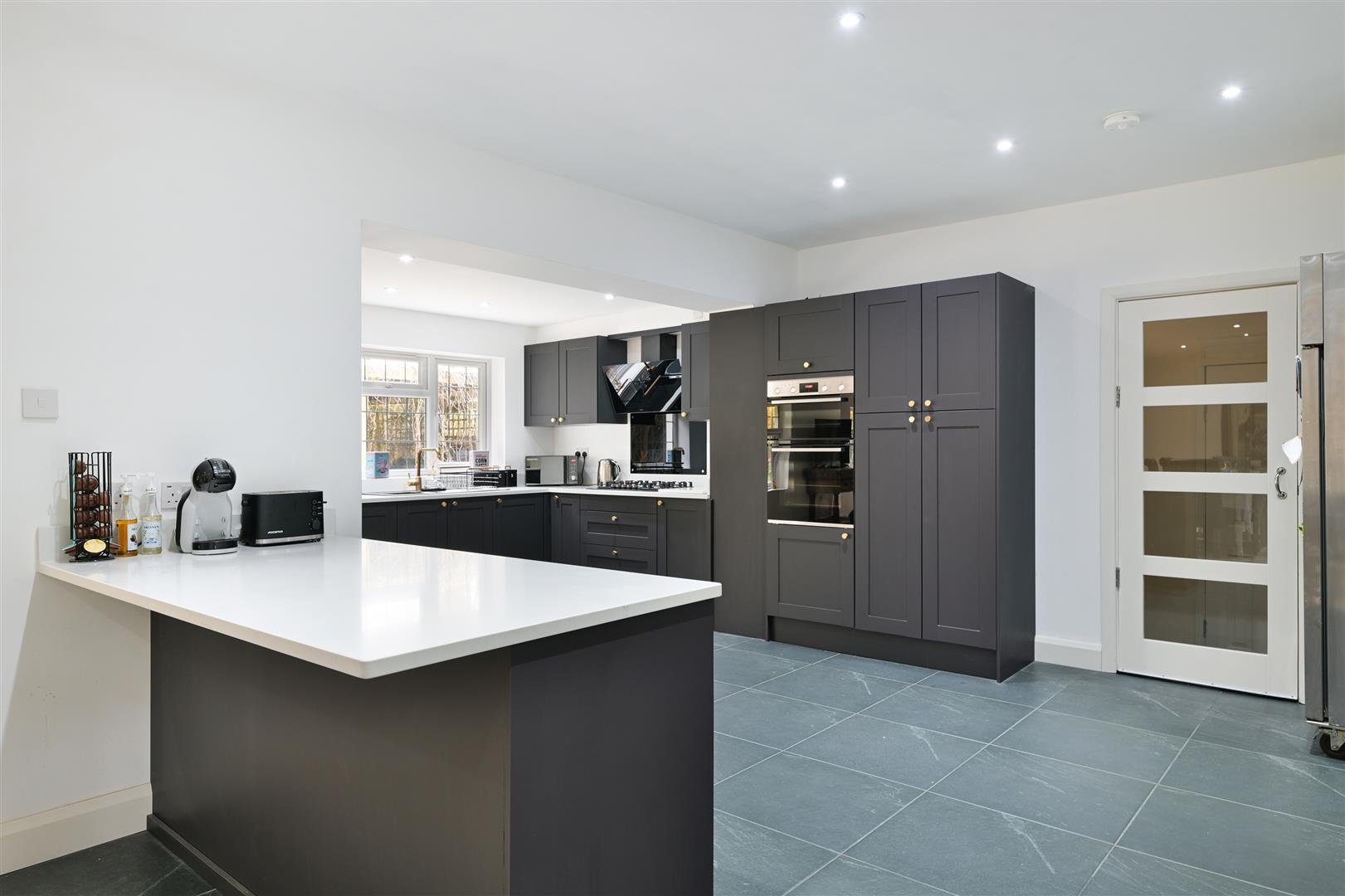 Property Image 71fe08e1-1234-48e9-bf7d-74f3612f9cbe