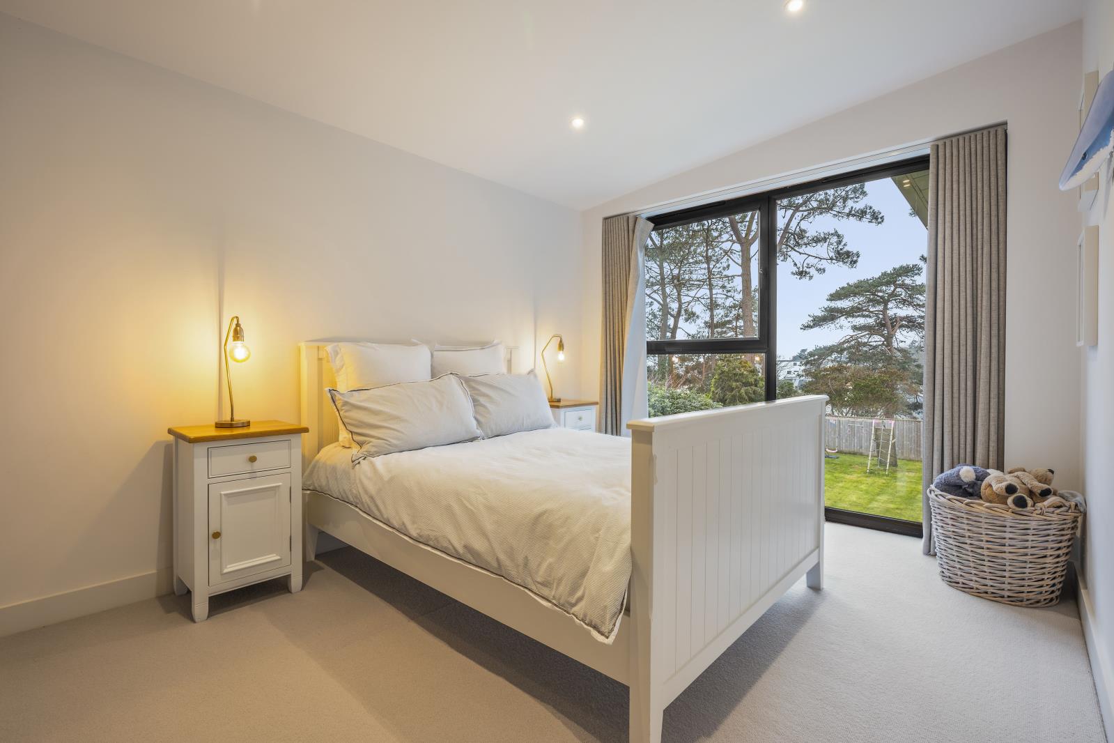 Property Image 7205d390-c78b-43c3-ae5b-f83a983c0e7e