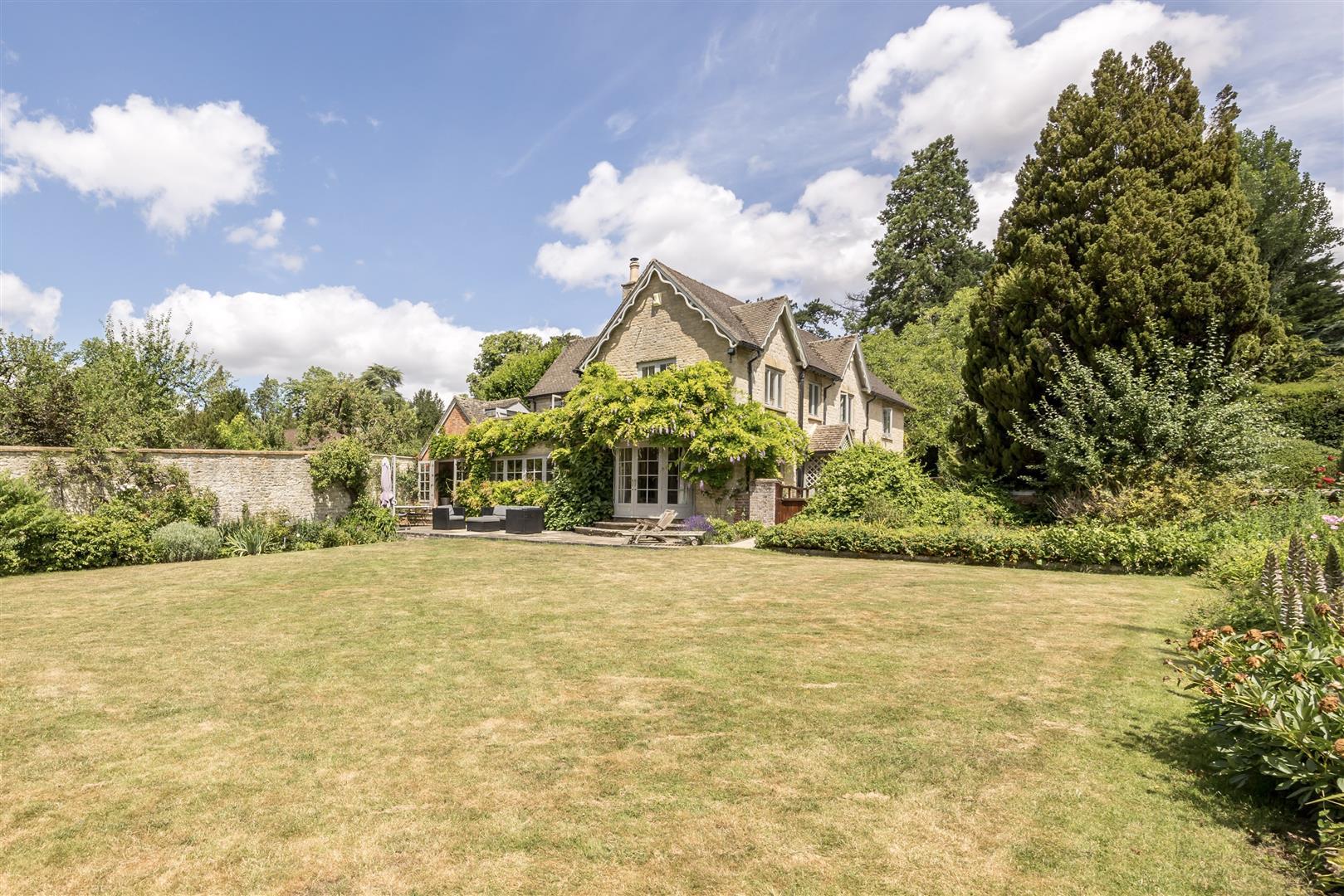 Property Image 7222c532-1d99-4d74-8765-66f9d31bcd4f