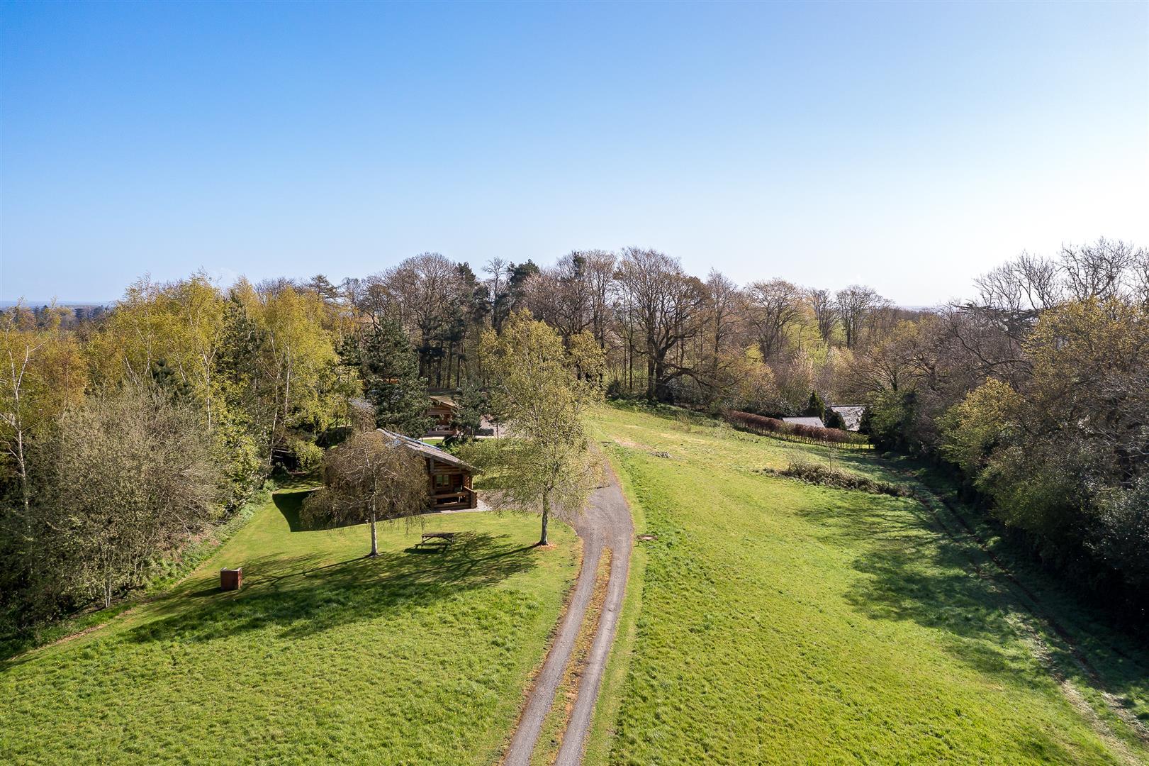 Property Image 724bf732-6c8e-4019-89b5-133937e08081