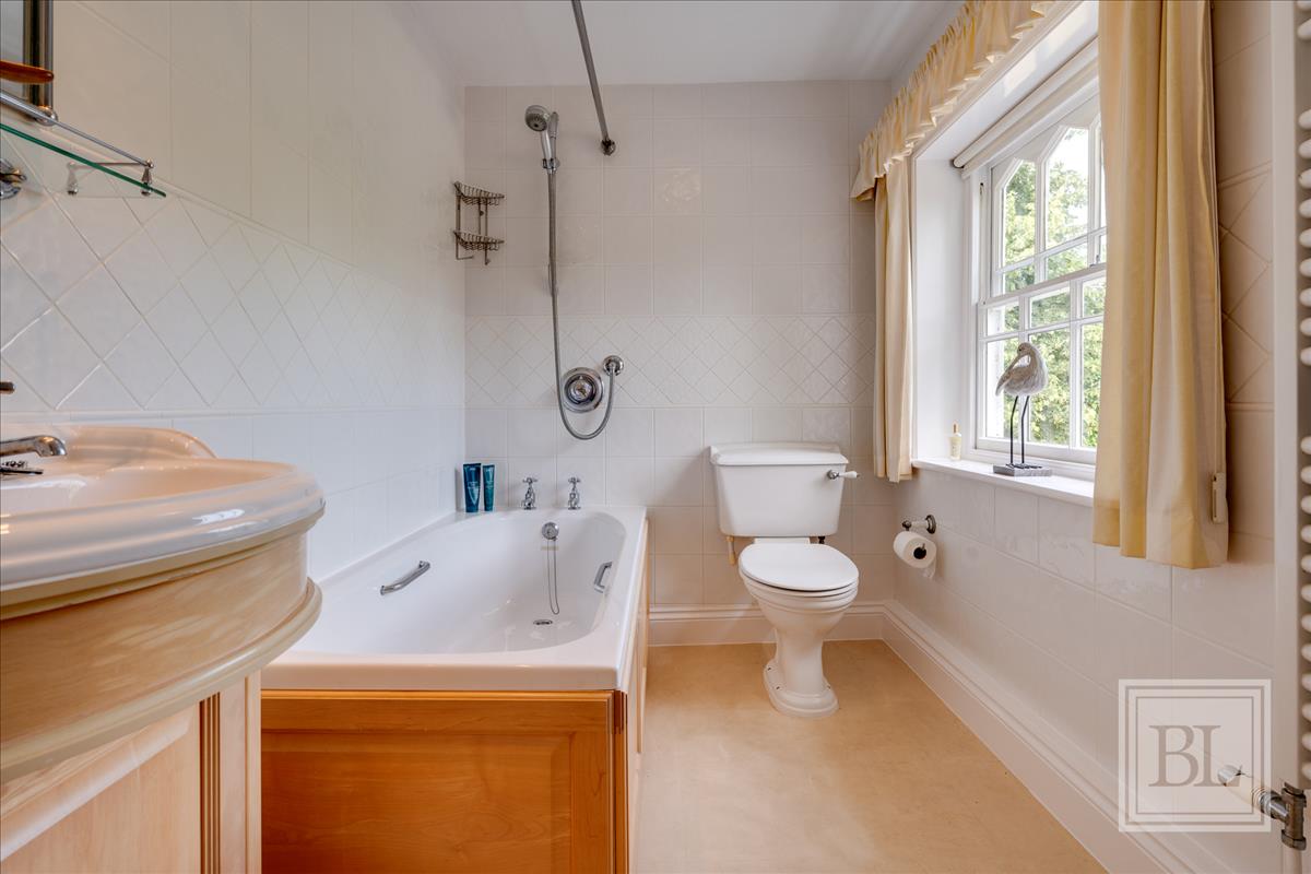 Property Image 725c592e-d0c7-4061-bf3e-02220fb41144