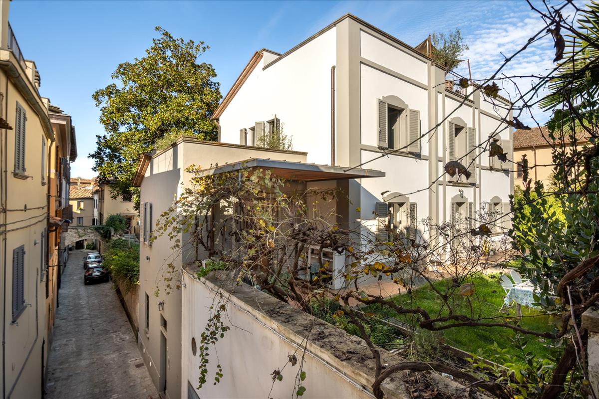 Property Image 72611d7f-7b3d-4bab-8974-2c8e9f56ce5d