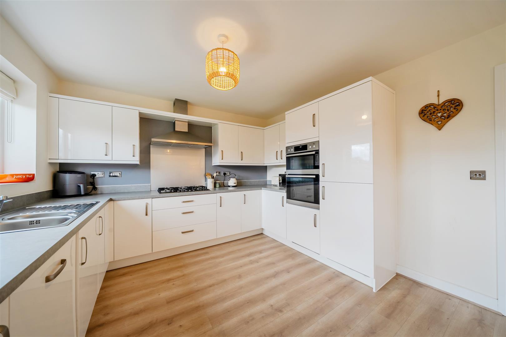 Property Image 7273eff4-e3a7-4436-838b-57be4707bd78