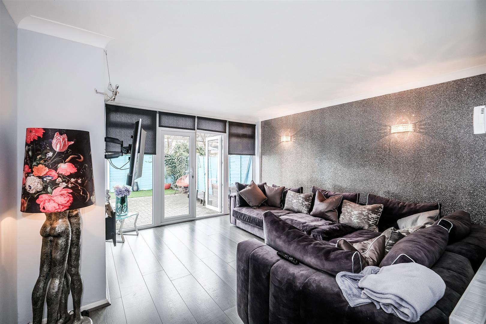 Property Image 72c3e791-ddf1-4789-8eef-53871343e5d2