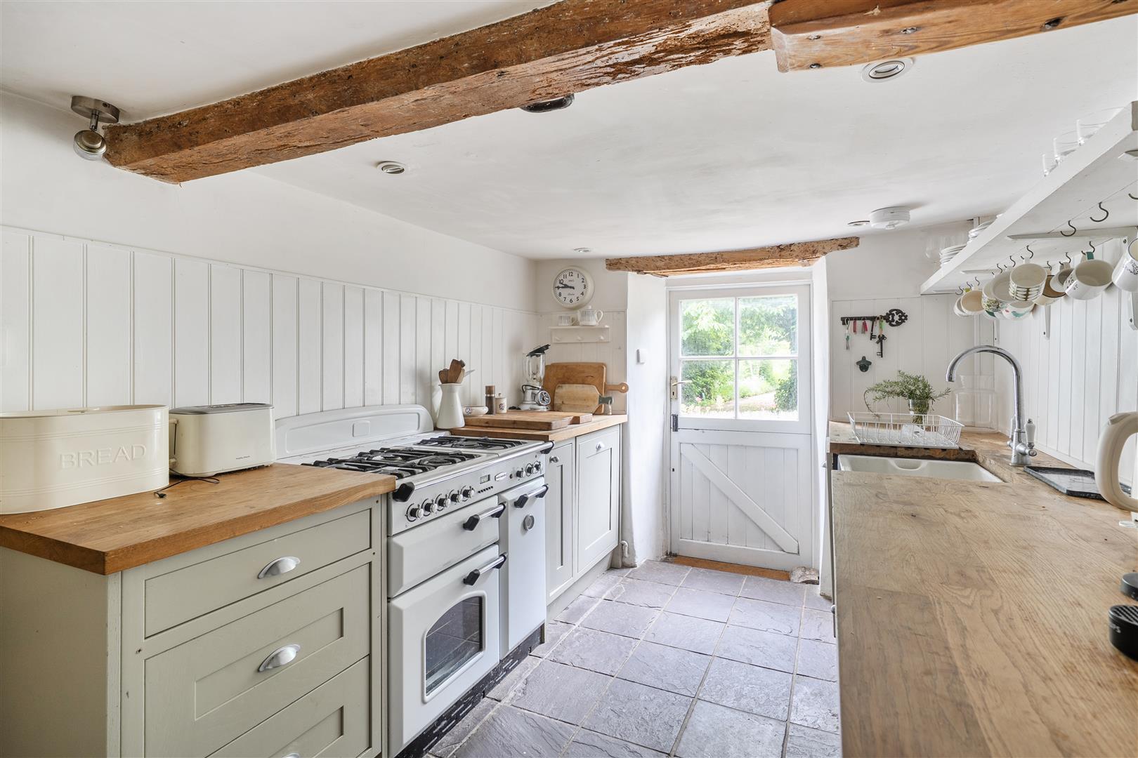 Property Image 72cd8d41-d710-4d89-894f-250d99a88d4a