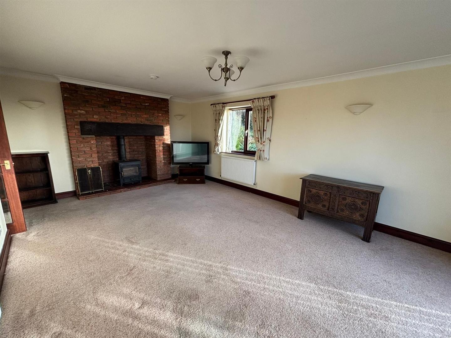 Property Image 72d39dc3-5500-4edc-8a35-6e4662d0e1bd