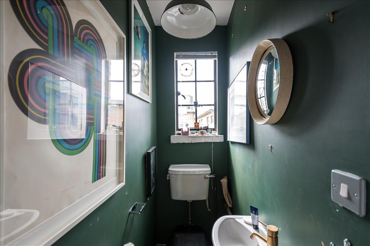 stunning topfloor penthouse apartment shoreditch