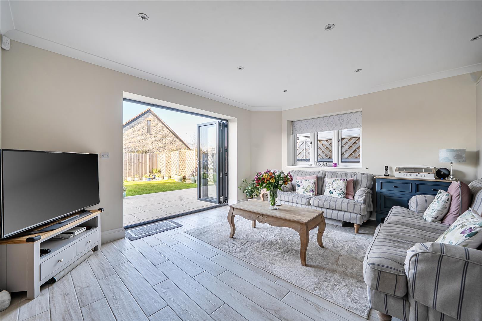 Property Image 73139a84-ae27-43db-b2d3-3783ea78883c