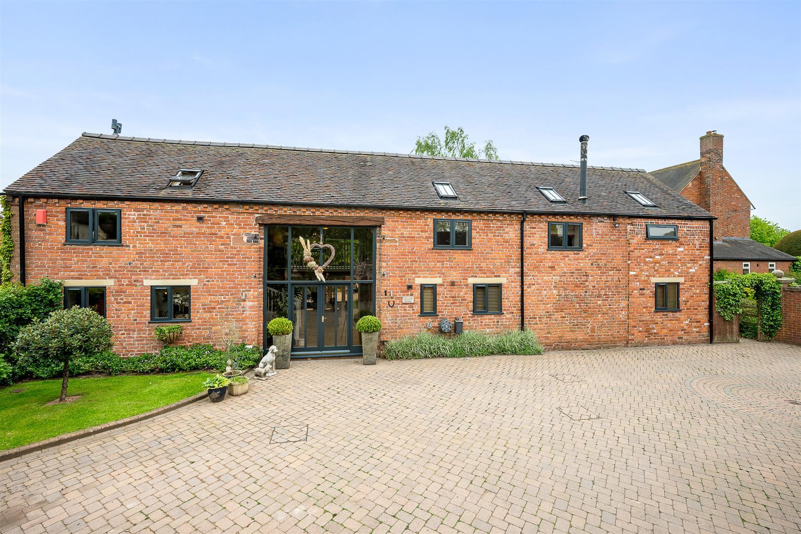 Property Image 7319e81f-4209-43c8-8cae-88772328e664