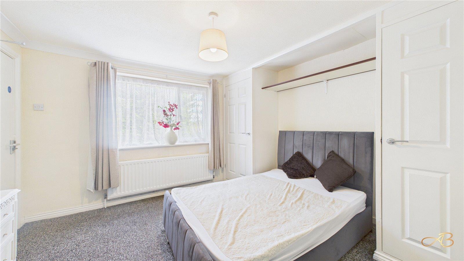 Property Image 734ad016-9775-4f73-ac81-156f2c4d3537