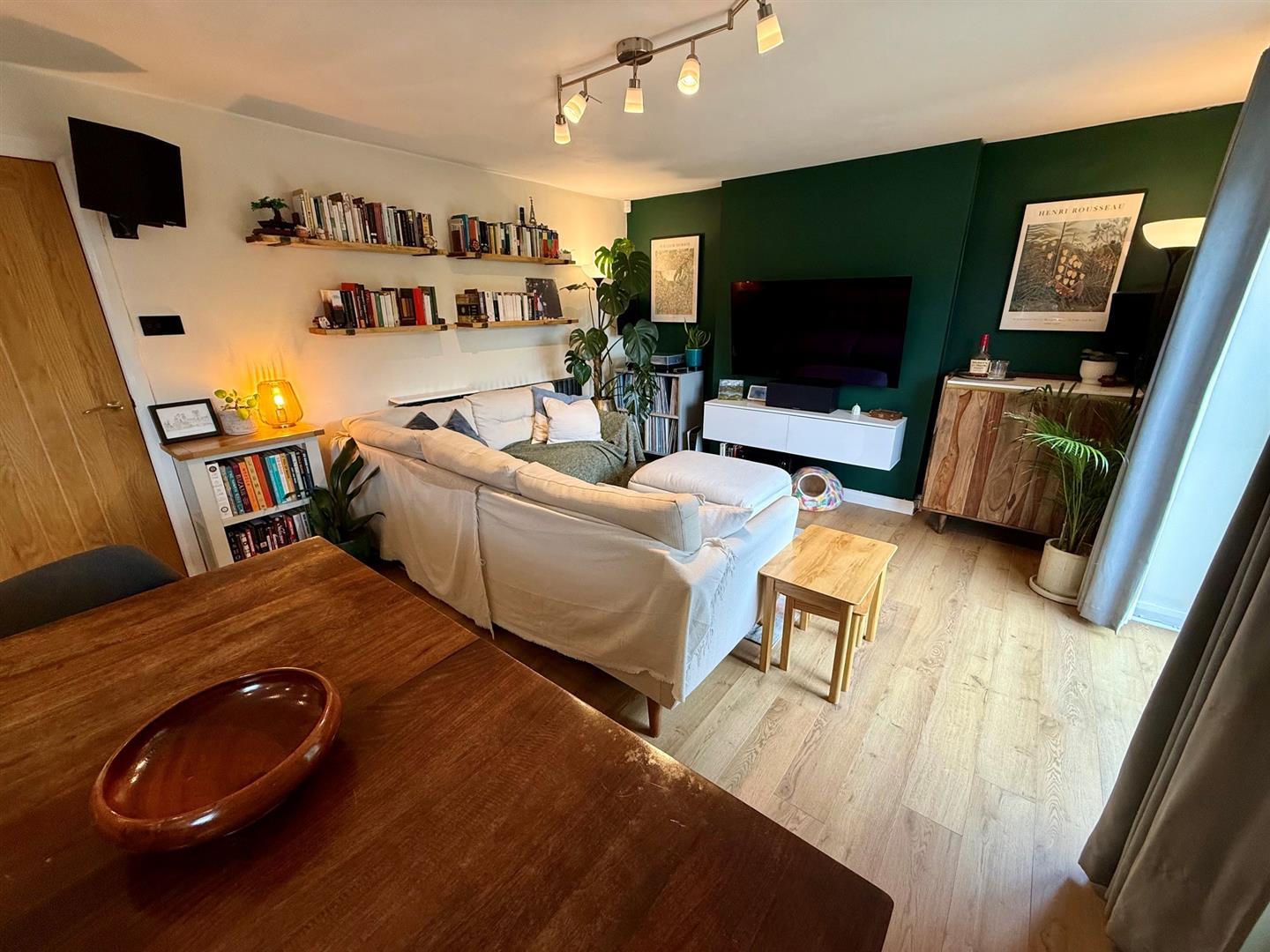 Property Image 734c0baa-4296-48ec-9b92-3647ec5acb50