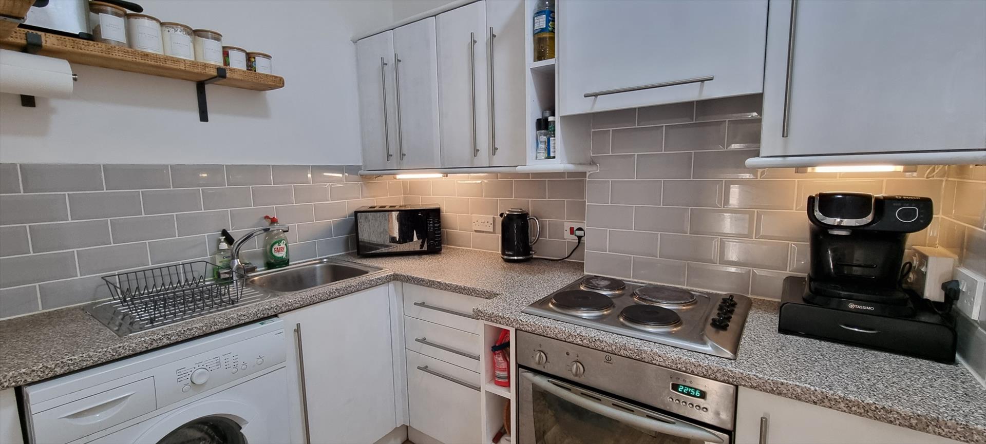 Property Image 735850e6-bdd9-4541-89f2-357618b68c4c