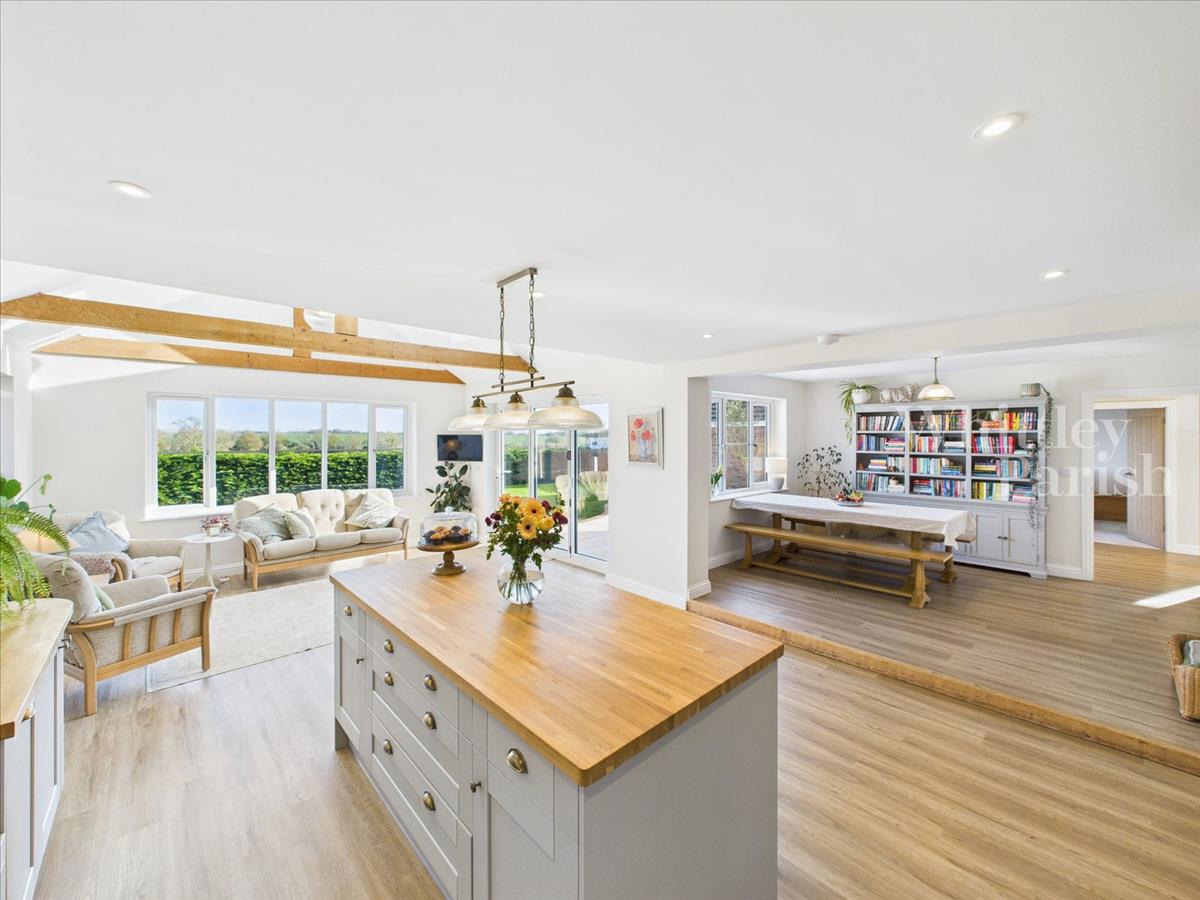 Property Image 736285f7-f524-4d6d-85a2-10b819ef7bba