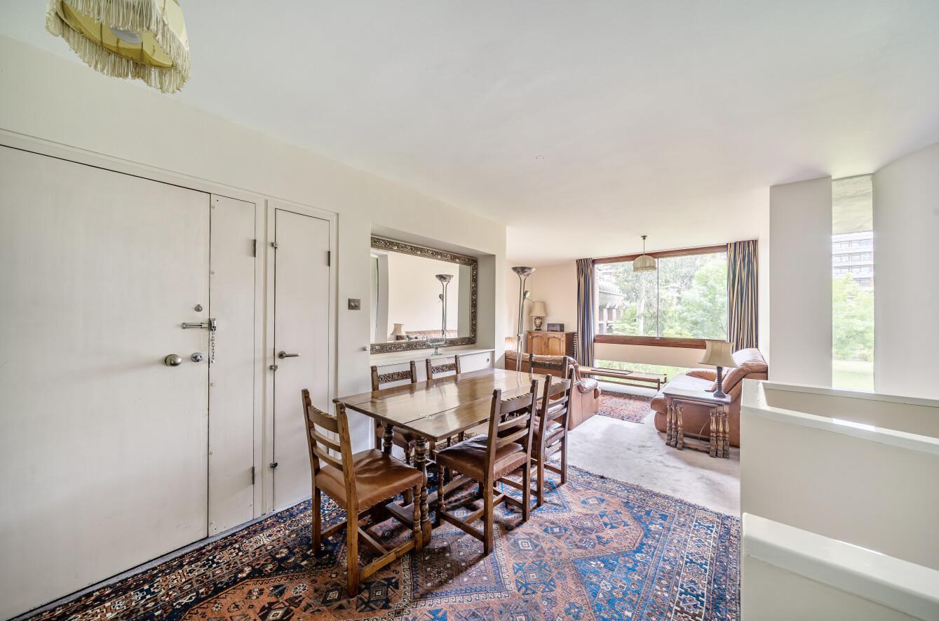 Property Image 737572c5-1caa-4a1c-8e40-adae34e7bc11