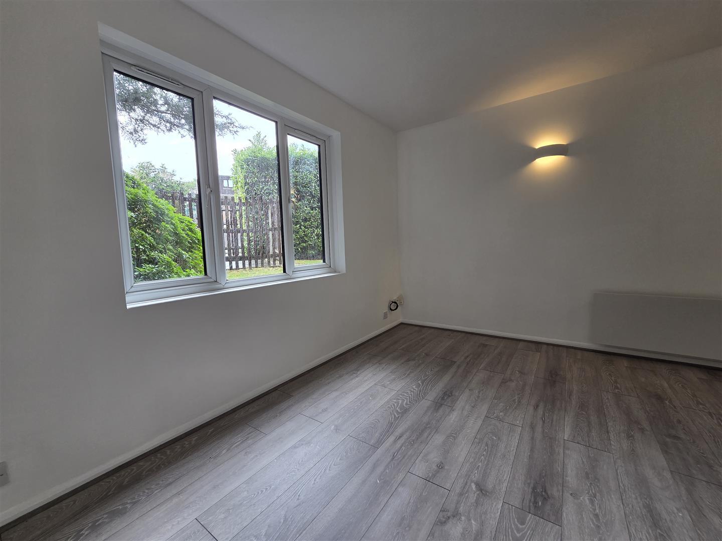 Property Image 738f898a-bf6f-41eb-9d7b-e77ea142b0f5