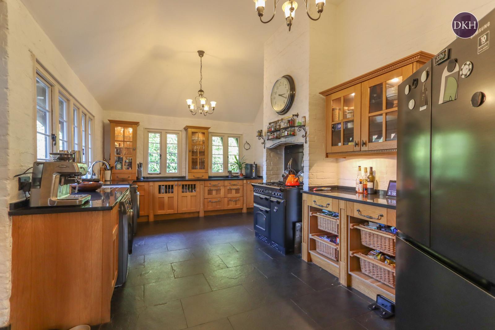 Property Image 73a4c0d9-66e0-48c8-9865-13e908630e26