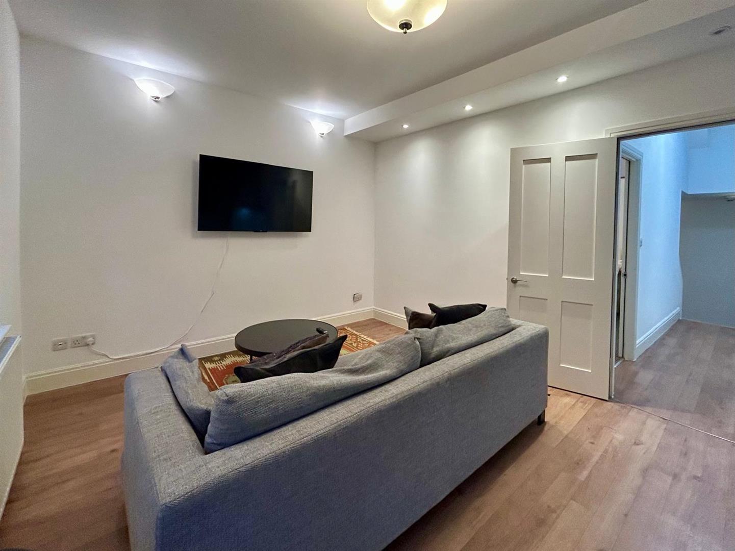 Property Image 73b4b4ad-8150-4c73-bc8d-e457ade6fb24