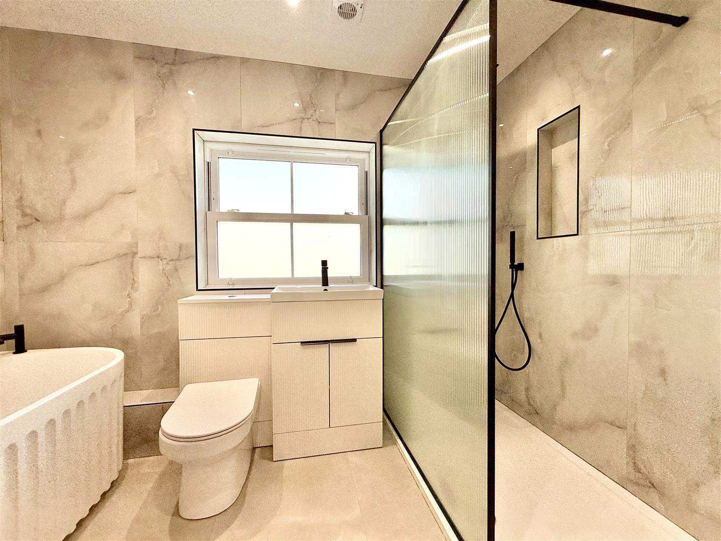 Property Image 73cf426a-d0cb-48a2-8cef-cc3b410af6b1