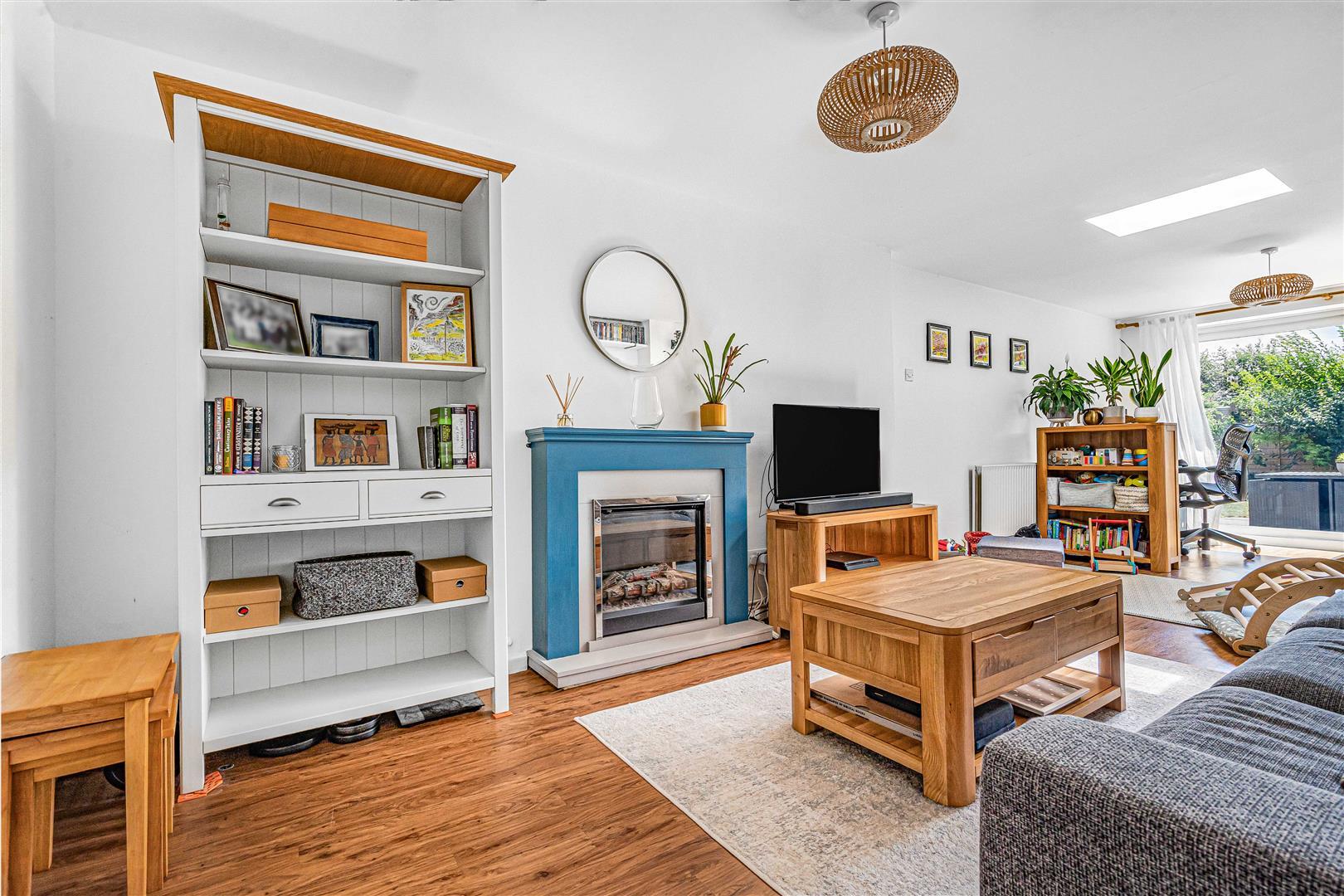 Property Image 73e93900-0a54-4ffc-8eb7-328b1d70ccb4