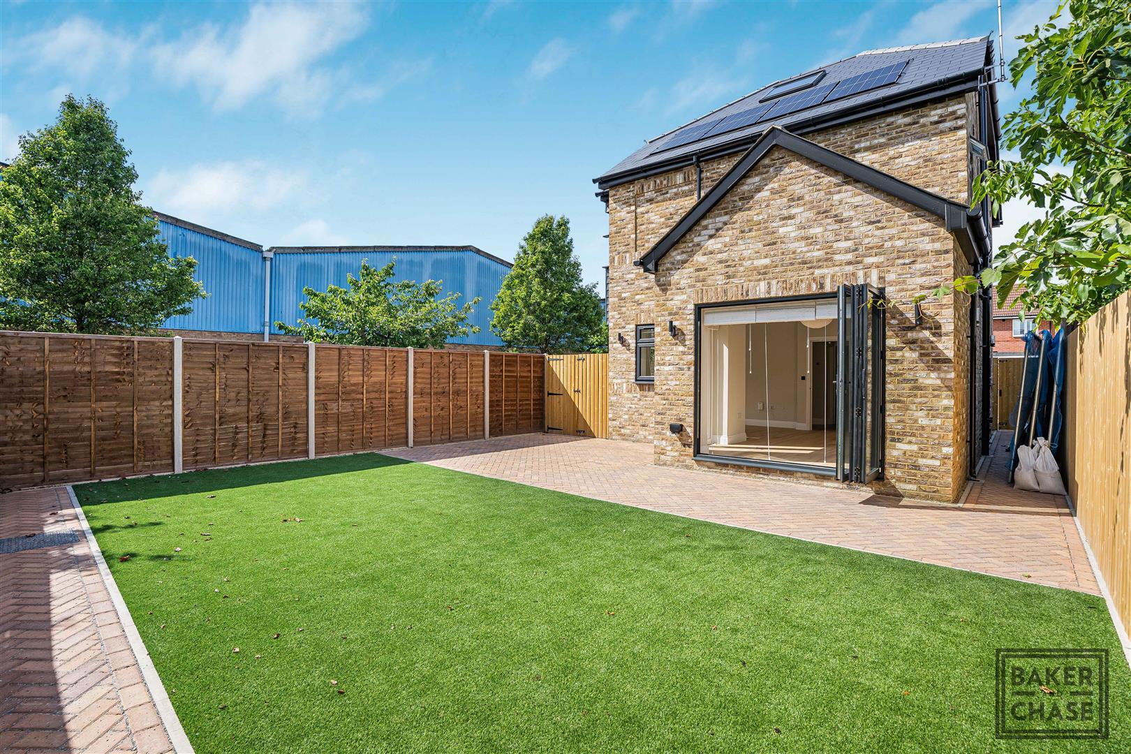 Property Image 740f369f-02bc-4650-953a-45011928df80
