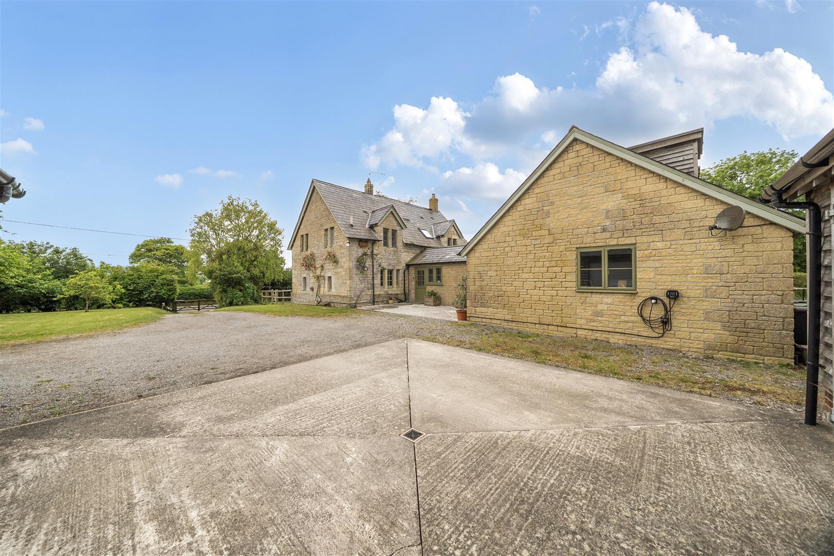 Property Image 742e6ad3-3bd9-4cfc-b074-8911bb8aa76f