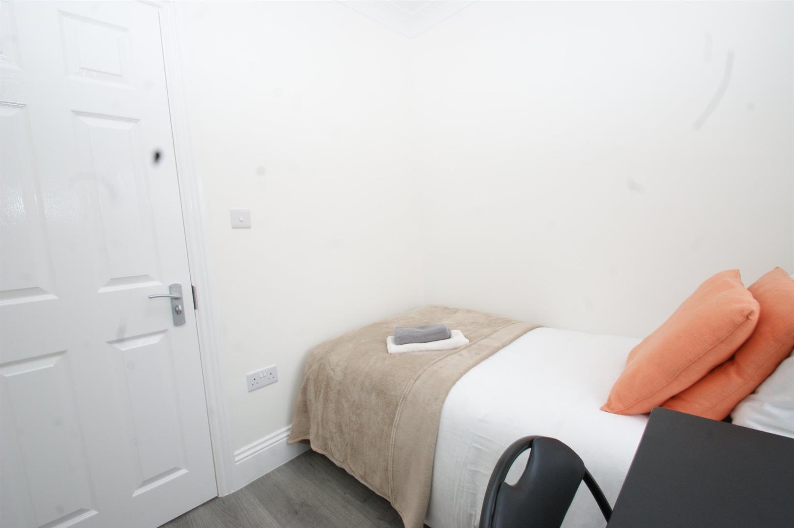 Property Image 74393c1d-e272-4fb7-8058-0696c86350ff