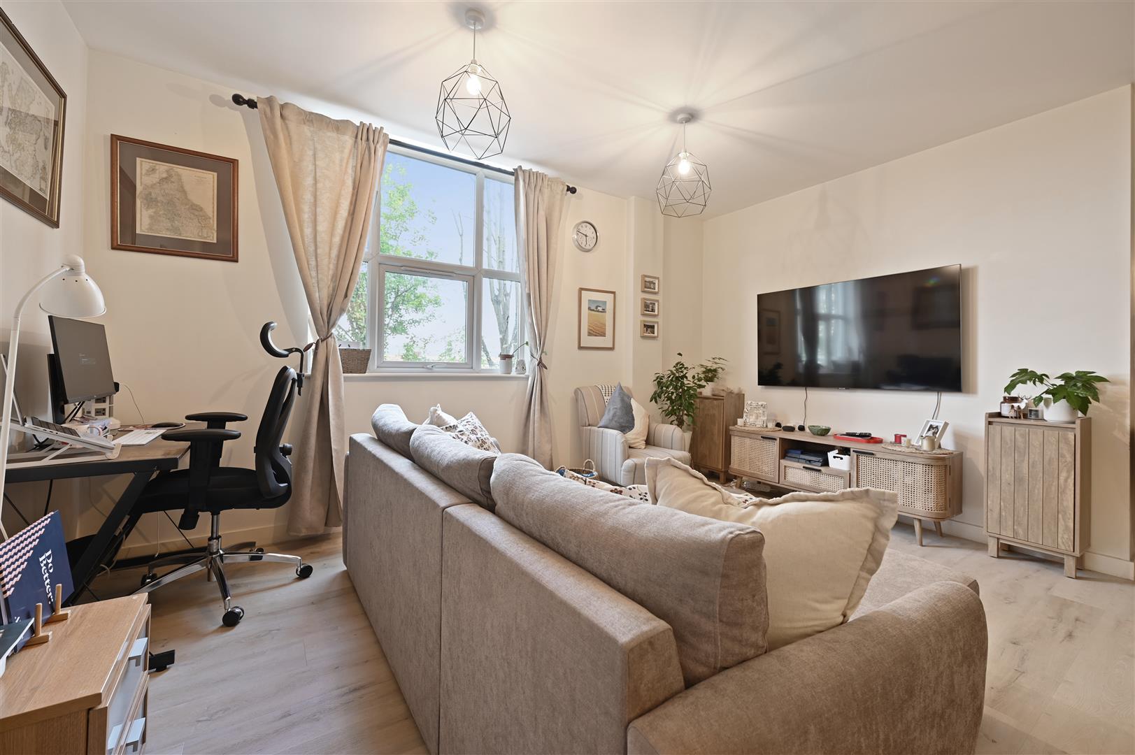 Property Image 74480013-7f55-47ba-8ef3-459eddb645bc
