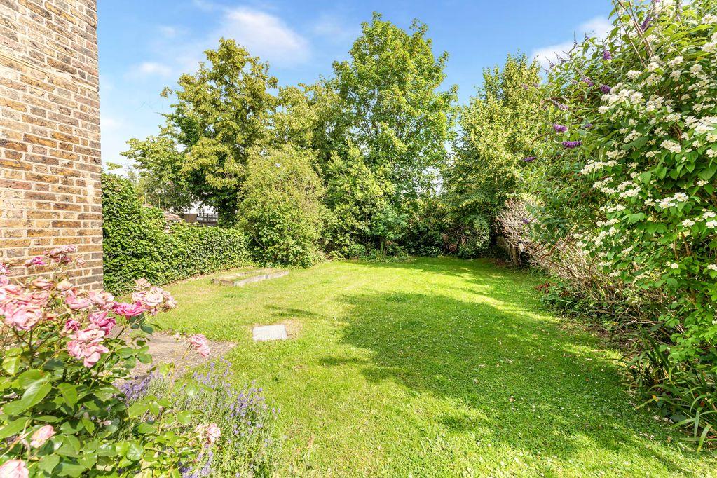 Property Image 746e00ca-d453-40e9-b4b4-8f0f7d758b3d