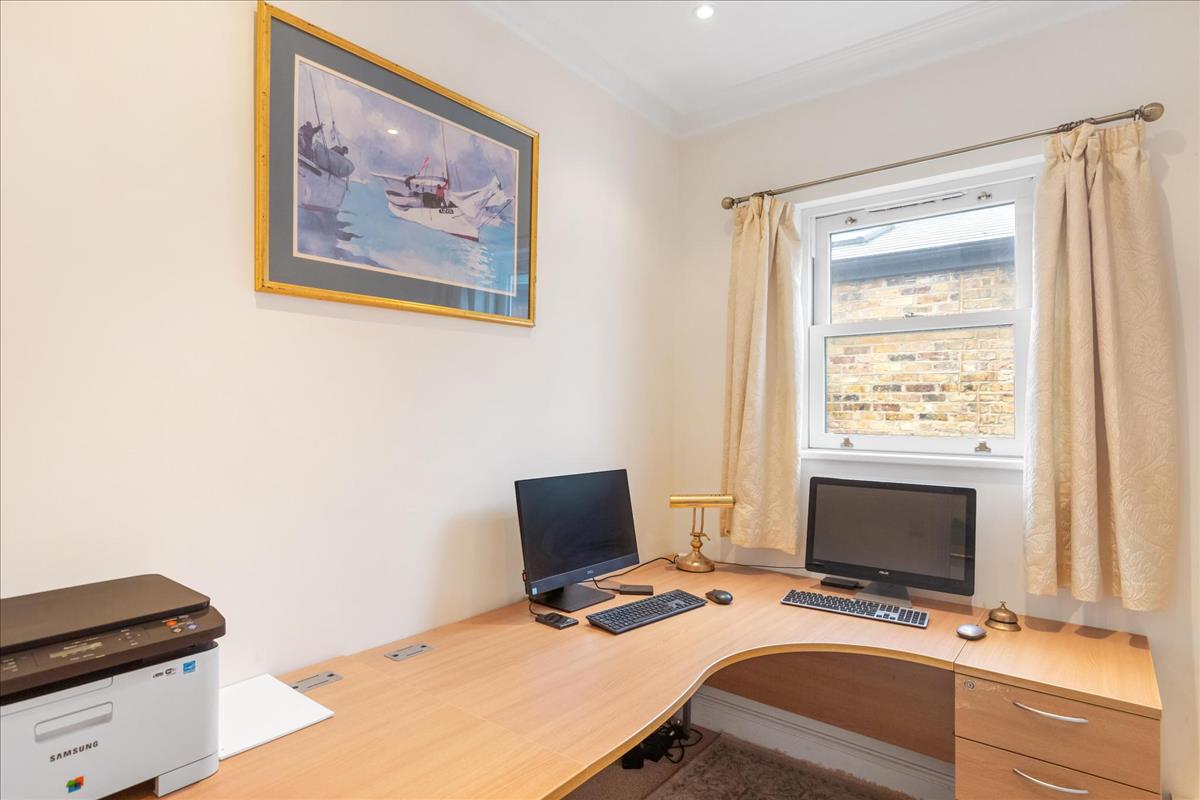 Property Image 749704b3-6b01-4d7f-80f6-3f4750290193