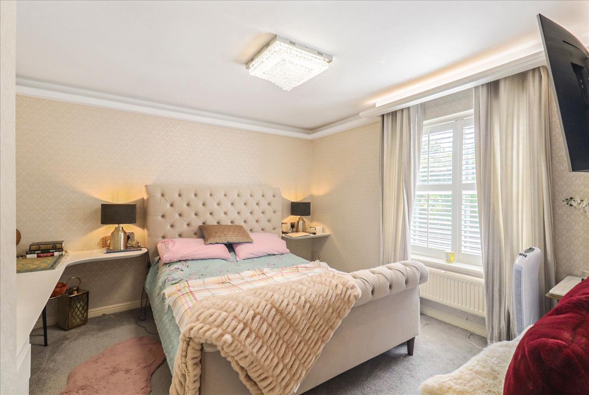 Property Image 74b0e493-462c-42ad-98f8-6d986af2f7e8