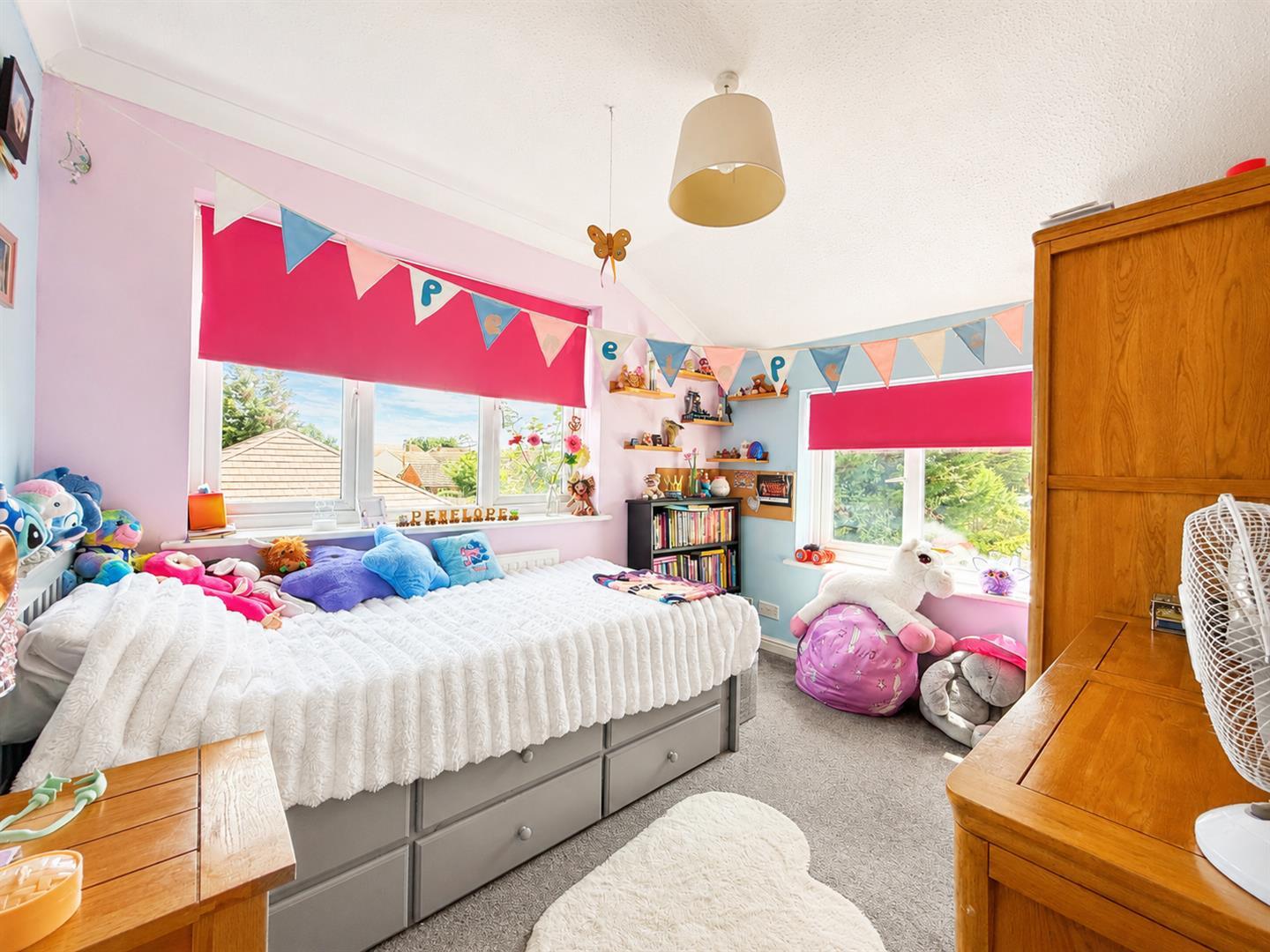 Property Image 74b43754-2574-45d0-bf26-04a0878f56e7