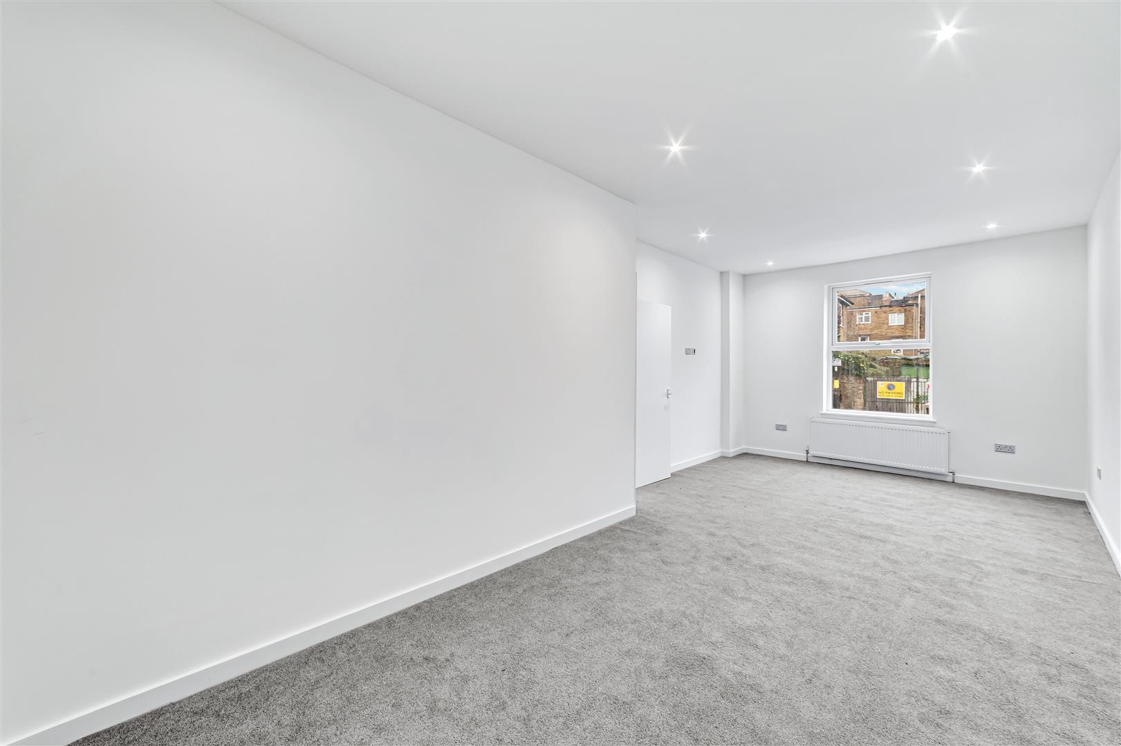 Property Image 74bae9b7-2458-47a3-8fb2-30be93b9eafc