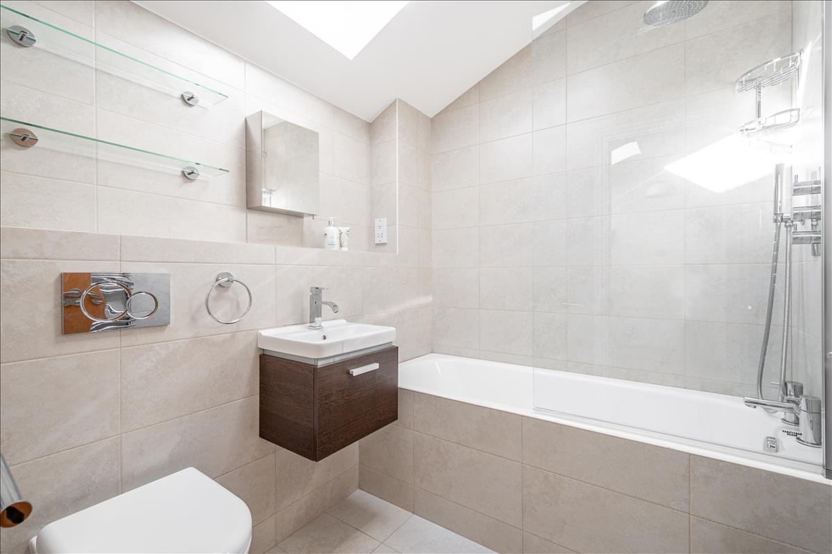 immaculate mews house for rent in Barnsbury N1
